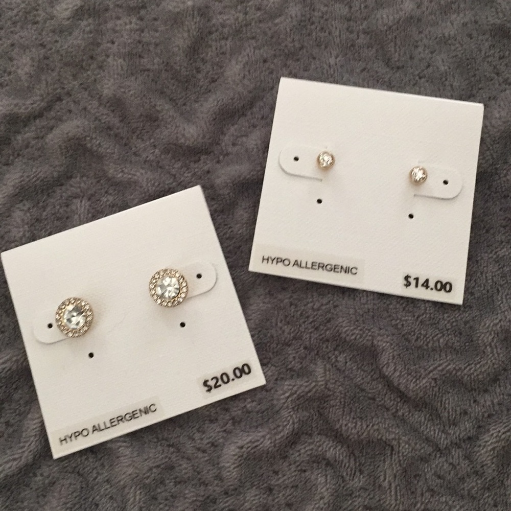 Bundle SALE‼️Fashion post earrings